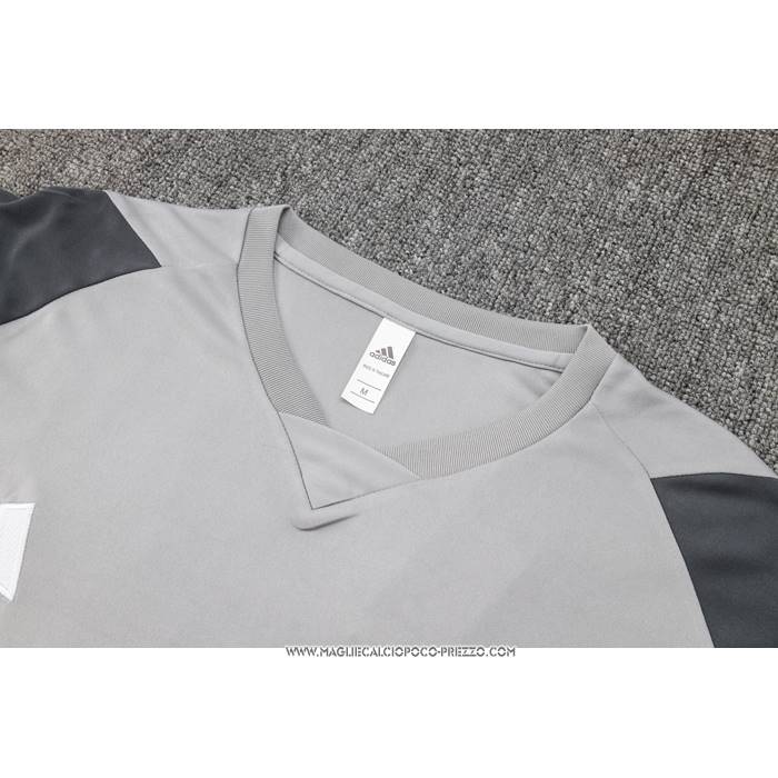 Tuta da Track
 Atletico Mineiro Manica Corta
 Grigio
 - Pantaloncini
 24-25